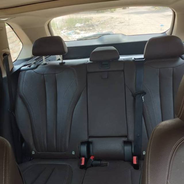 https://images10.gaadi.com/usedgaadi-sellcar/UsedCar/e5de1382a/1bc7a586-6b46-4b07-949c-836972b902e4.jpg?imwidth=6402