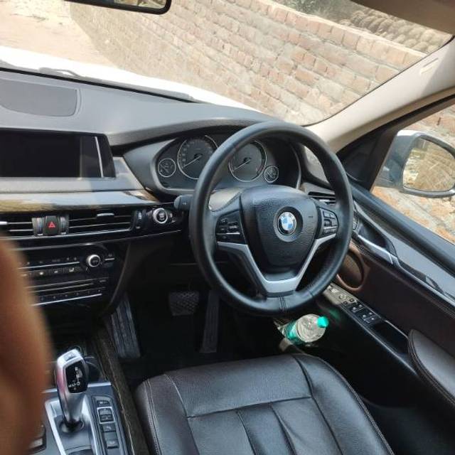 https://images10.gaadi.com/usedgaadi-sellcar/UsedCar/e5de1382a/ade0f4e6-ef04-4ecf-99d4-36188d959a83.jpg?imwidth=6401
