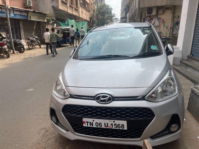 https://images10.gaadi.com/usedgaadi-sellcar/UsedCar/e5dea8d0a/5e7f0e15-fdd0-45d1-b55a-4e77d26d7928.jpeg?imwidth=6400