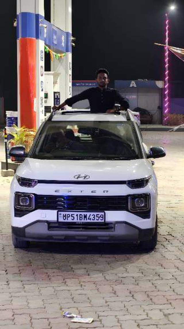 https://images10.gaadi.com/usedgaadi-sellcar/UsedCar/e5df0dffa/de5070df-0b8e-4636-ace1-a6c39bd3ba3f.jpg?imwidth=6400