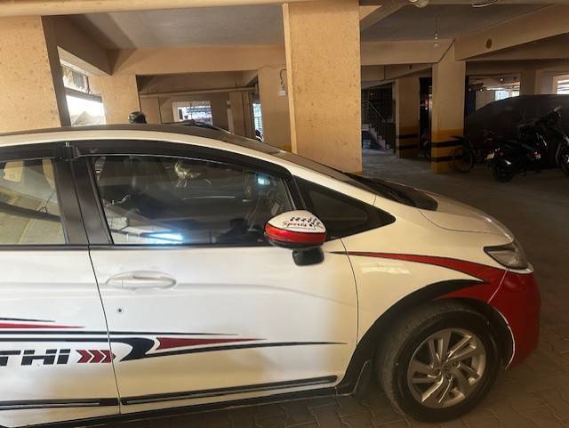 https://images10.gaadi.com/usedgaadi-sellcar/UsedCar/e5df12d2a/9328070d-21b2-4921-802d-d80ad2414861.jpg?imwidth=6400