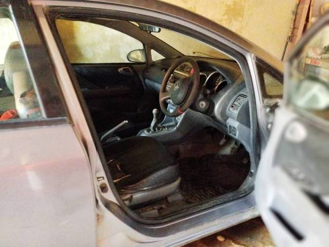 https://images10.gaadi.com/usedgaadi-sellcar/UsedCar/e5df2038a/ff7b12ba-88cd-4d4e-8639-129321e24e38.jpg?imwidth=6402