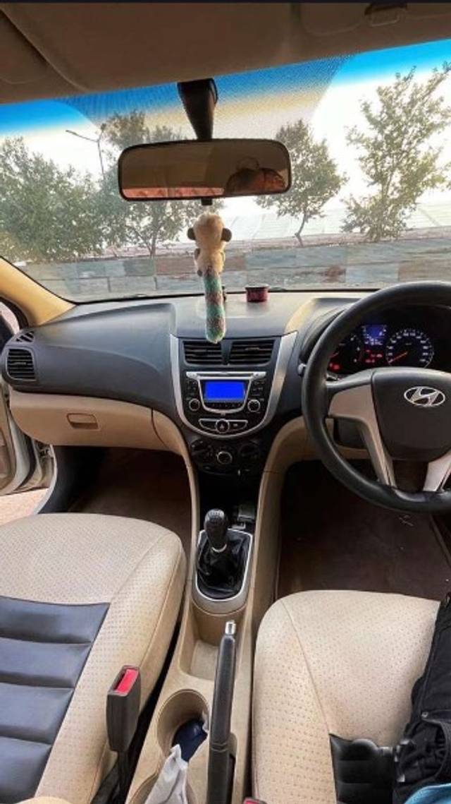 https://images10.gaadi.com/usedgaadi-sellcar/UsedCar/e5df2255a/ec00900b-5d15-4753-9d35-cb768404ffba.jpeg?imwidth=6401