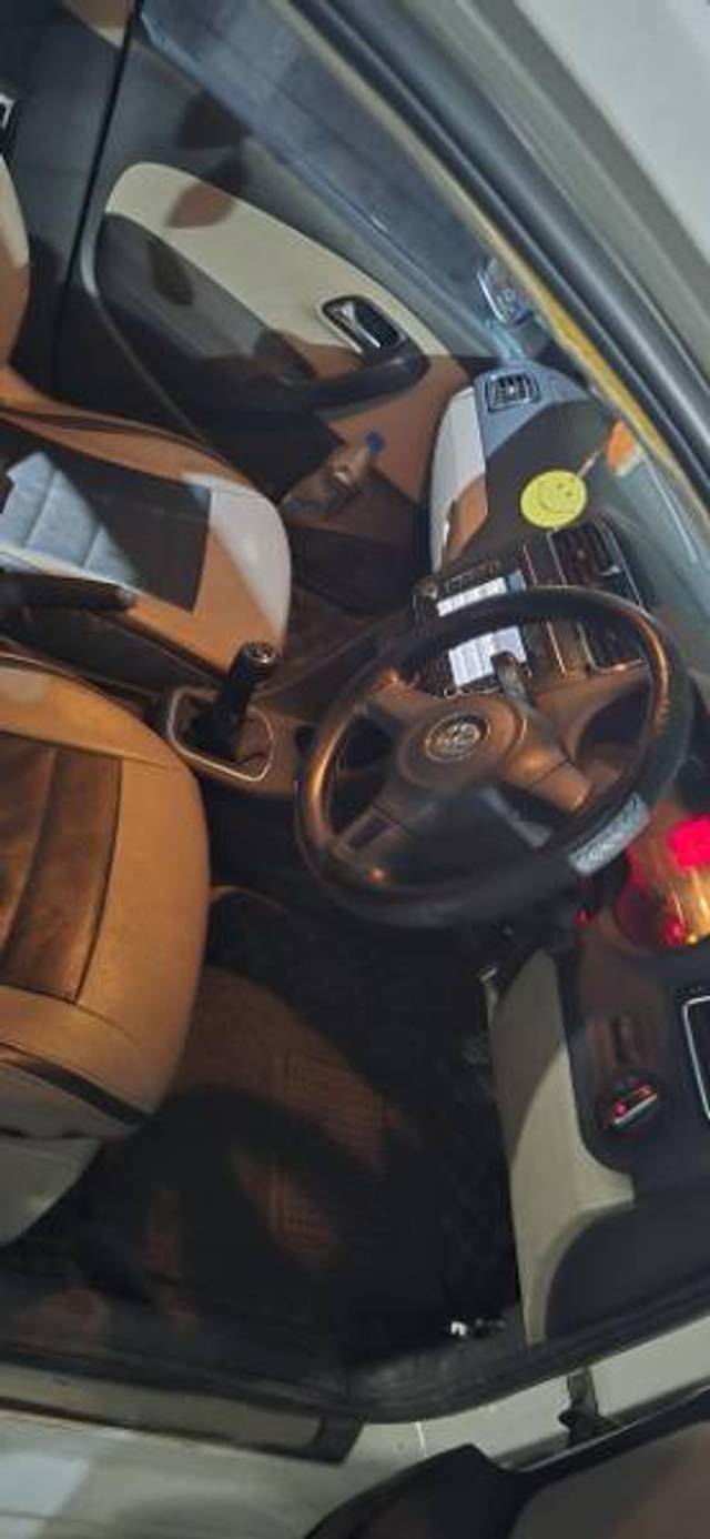 https://images10.gaadi.com/usedgaadi-sellcar/UsedCar/e5df62dda/173887da-db37-431c-bb4f-0ffe10c6dd50.jpg?imwidth=6402