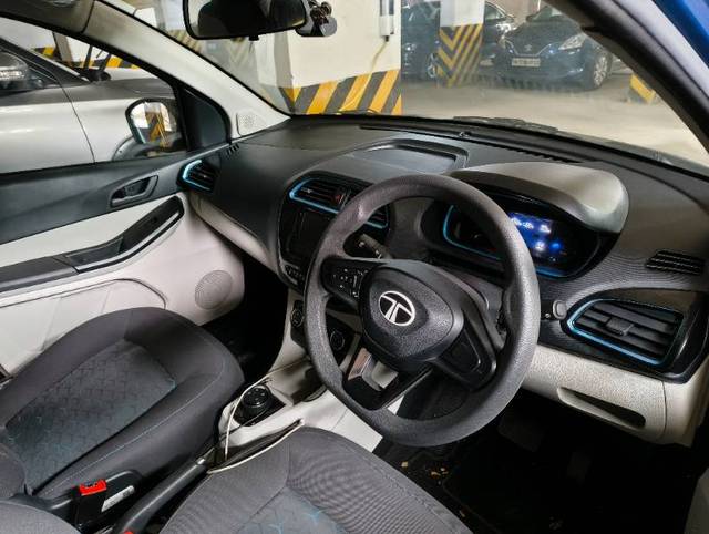 https://images10.gaadi.com/usedgaadi-sellcar/UsedCar/e5df7228a/d8e3c9b2-c6ed-4d5d-8086-a44d25056480.jpg?imwidth=6401