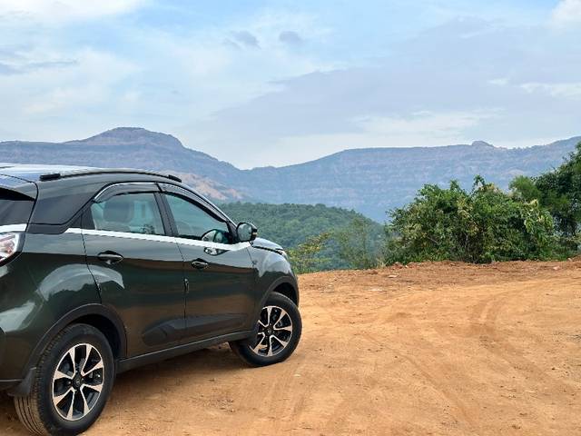 https://images10.gaadi.com/usedgaadi-sellcar/UsedCar/e5dfb3e5a/b405f5b0-b532-441f-94dc-b292d21cd10f.jpeg?imwidth=6401