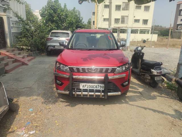 https://images10.gaadi.com/usedgaadi-sellcar/UsedCar/e5dfd6aea/2cb49b8d-8f83-48a5-bfa4-9aac3dacd434.jpg?imwidth=6400