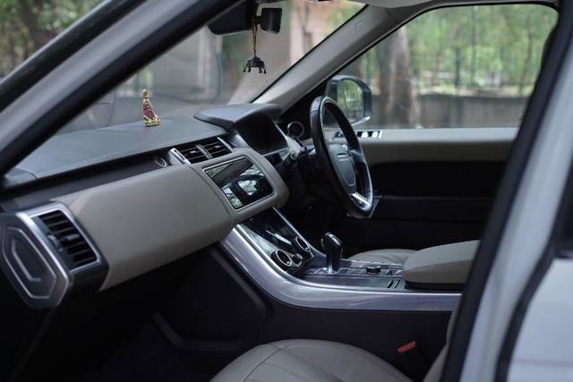 https://images10.gaadi.com/usedgaadi-sellcar/UsedCar/e5dfe0cba/300b38e9-30c2-46c2-a814-2eb3a7dc412c.JPG?imwidth=6402