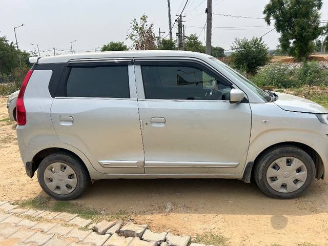 https://images10.gaadi.com/usedgaadi-sellcar/UsedCar/e5dfff17a/82a3b76b-c5a8-4f96-95e0-7a5356be86d9.jpeg?imwidth=6401