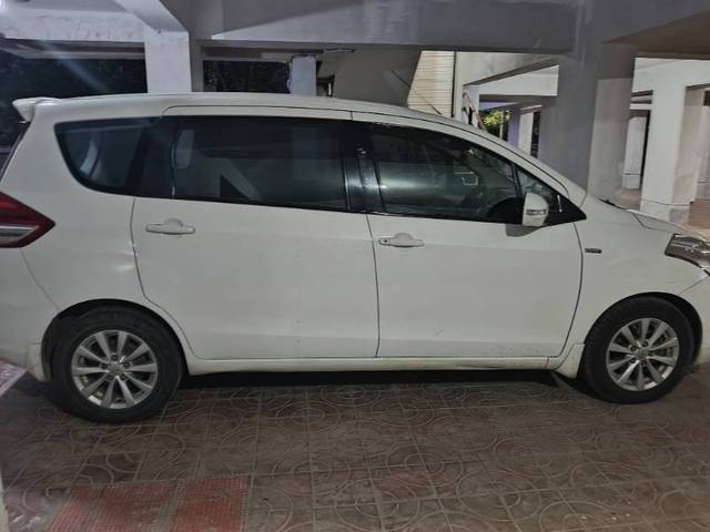 https://images10.gaadi.com/usedgaadi-sellcar/UsedCar/e5e02df9a/5f22cf79-7e8f-4e5b-9cb7-b2c7cbd2354f.jpg?imwidth=6401