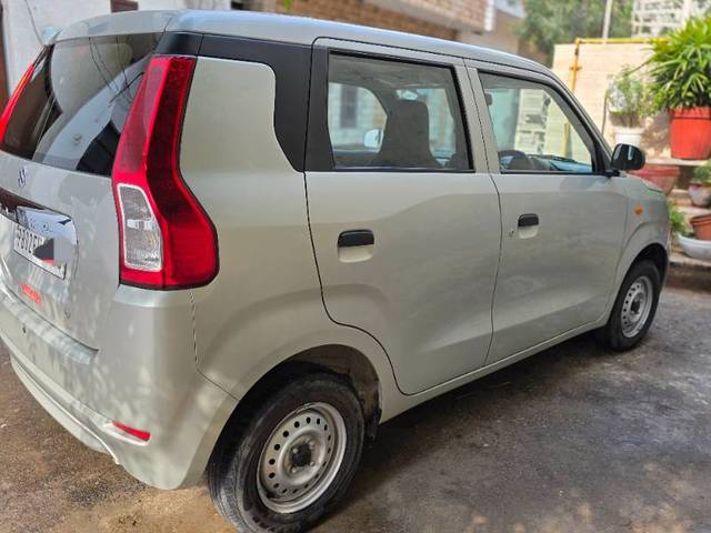 https://images10.gaadi.com/usedgaadi-sellcar/UsedCar/e5e04a44a/963500c1-ab8e-45fa-89ba-40e6c7ec41cb.jpg?imwidth=6402