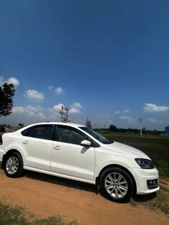 https://images10.gaadi.com/usedgaadi-sellcar/UsedCar/e5e05b57a/d4b4e537-471c-42bc-b6f4-4388d7733a0d.jpeg?imwidth=6400