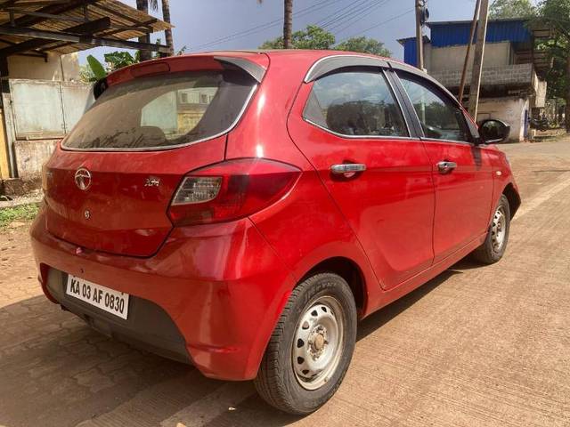 https://images10.gaadi.com/usedgaadi-sellcar/UsedCar/e5e066aca/40a1c5f7-390b-4730-a4fa-95bbb7cdd6af.jpg?imwidth=6401