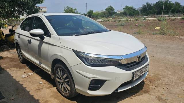https://images10.gaadi.com/usedgaadi-sellcar/UsedCar/e5e08bdea/35964794-fb1a-4445-bc35-7dcef0f47fd6.jpg?imwidth=6400