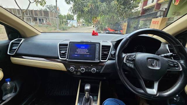 https://images10.gaadi.com/usedgaadi-sellcar/UsedCar/e5e08bdea/c351140c-04a2-4b89-9d77-f9f3ab5cabfa.jpg?imwidth=6402