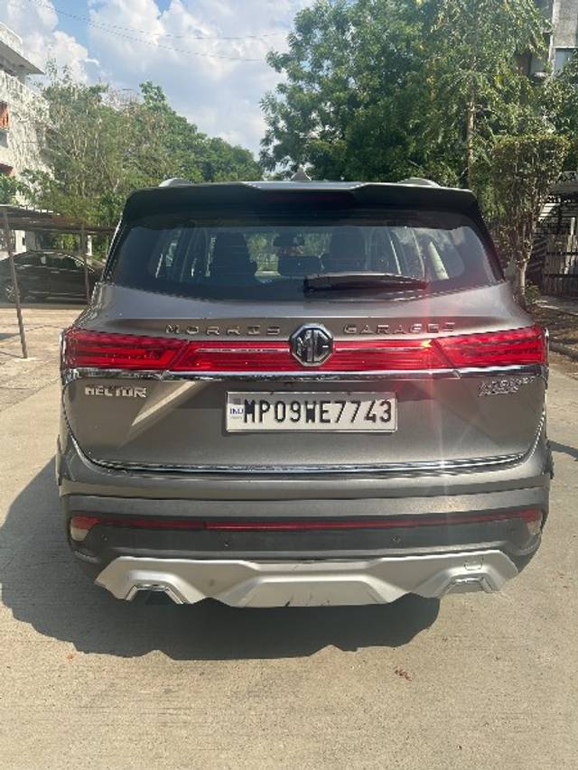 https://images10.gaadi.com/usedgaadi-sellcar/UsedCar/e5e0b047a/3e887e1c-8133-422f-9365-3e0120cb8591.jpeg?imwidth=6401