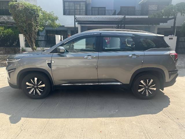 https://images10.gaadi.com/usedgaadi-sellcar/UsedCar/e5e0b047a/56a9cb51-7ade-4270-98a7-035c33e038ca.jpeg?imwidth=6402