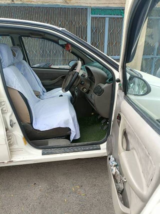 https://images10.gaadi.com/usedgaadi-sellcar/UsedCar/e5e0c298a/fdd3eb6b-43d0-4f70-8557-bda89c2469d1.jpg?imwidth=6401