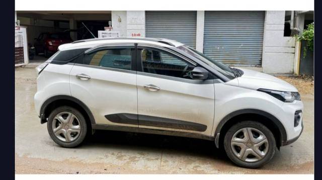 https://images10.gaadi.com/usedgaadi-sellcar/UsedCar/e5e18fc7a/4804b463-2f9a-4de5-af51-594198fc28a2.jpg?imwidth=6402