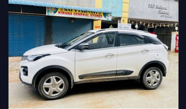 https://images10.gaadi.com/usedgaadi-sellcar/UsedCar/e5e18fc7a/a3ada2d5-a456-4473-a578-0b2ea0140b5f.jpg?imwidth=6401