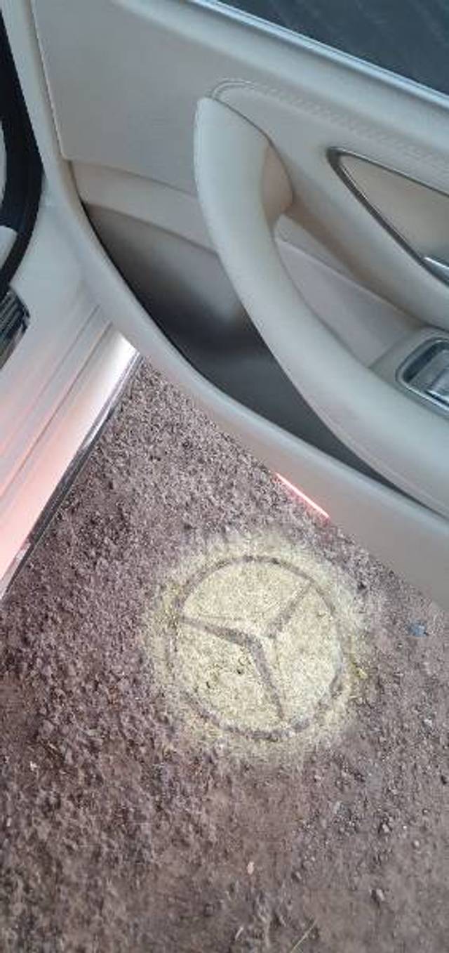 https://images10.gaadi.com/usedgaadi-sellcar/UsedCar/e5e1e080a/ee352d57-3118-45e3-b7e0-8e878d614ef8.jpg?imwidth=6402