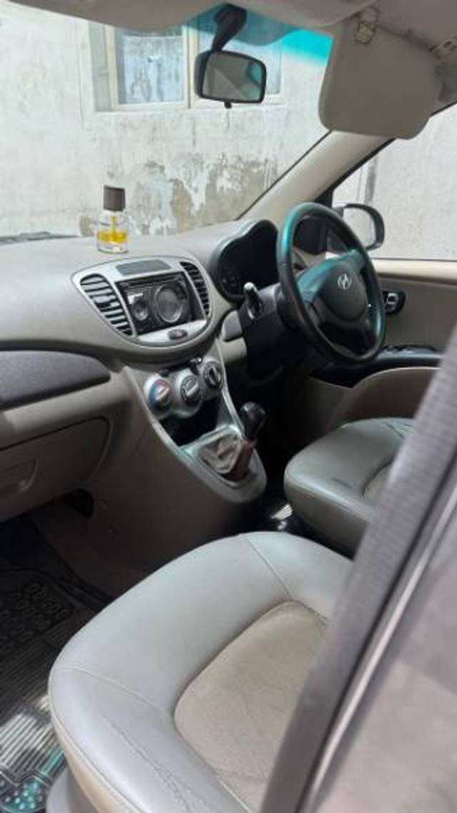 https://images10.gaadi.com/usedgaadi-sellcar/UsedCar/e5e1f04da/05dd0ef8-b26d-4358-b120-cca7da3419ba.jpg?imwidth=6400