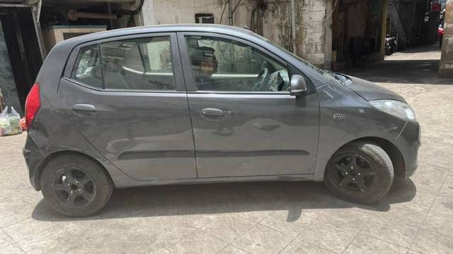 https://images10.gaadi.com/usedgaadi-sellcar/UsedCar/e5e1f04da/7ace2c1c-3db6-4c7d-88d3-92b72f2664d8.jpg?imwidth=6401