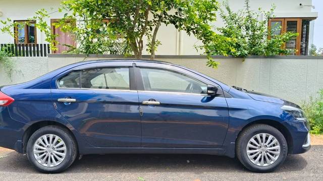 https://images10.gaadi.com/usedgaadi-sellcar/UsedCar/e5e1f206a/3ab08ac2-6543-4a57-8c01-f199fcd69c32.jpg?imwidth=6400
