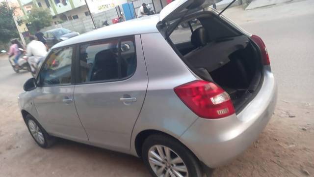 https://images10.gaadi.com/usedgaadi-sellcar/UsedCar/e5e22313a/4678be73-a016-43a5-9b99-1443ecedac30.jpg?imwidth=6402