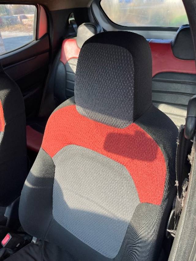 https://images10.gaadi.com/usedgaadi-sellcar/UsedCar/e5e2565ca/2f9891bb-93f5-4689-ad97-a23761938688.jpeg?imwidth=6402