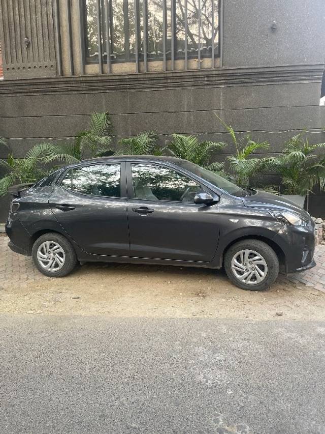 https://images10.gaadi.com/usedgaadi-sellcar/UsedCar/e5e2ac5aa/d9657ffb-a7b8-4fa9-a23a-ab4694260ae1.jpeg?imwidth=6402