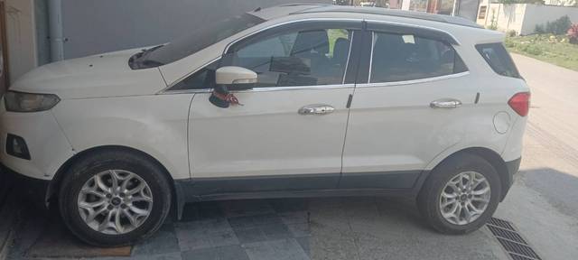 https://images10.gaadi.com/usedgaadi-sellcar/UsedCar/e5e2cddfa/21d35055-b5d9-45e4-9714-eea48eee4b54.jpg?imwidth=6401