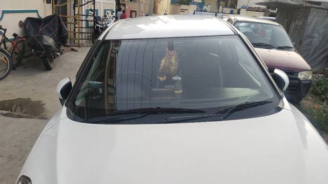 https://images10.gaadi.com/usedgaadi-sellcar/UsedCar/e5e2d7f4a/80bcf193-0a8f-448c-9ea2-b80c84ddf9dc.jpg?imwidth=6401