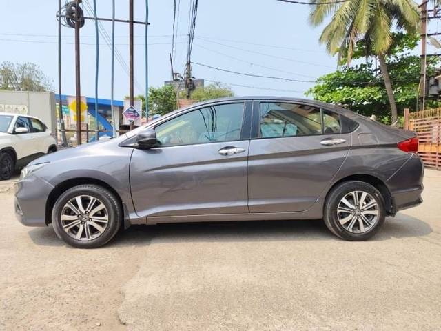 https://images10.gaadi.com/usedgaadi-sellcar/UsedCar/e5e35743a/cd965667-307c-4330-ab00-26cf0b71b80a.jpeg?imwidth=6402