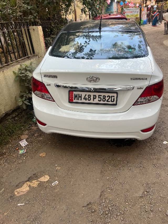 https://images10.gaadi.com/usedgaadi-sellcar/UsedCar/e5e35fa1a/3a3b3d0e-210c-4892-b405-abdecc712e1b.jpeg?imwidth=6401