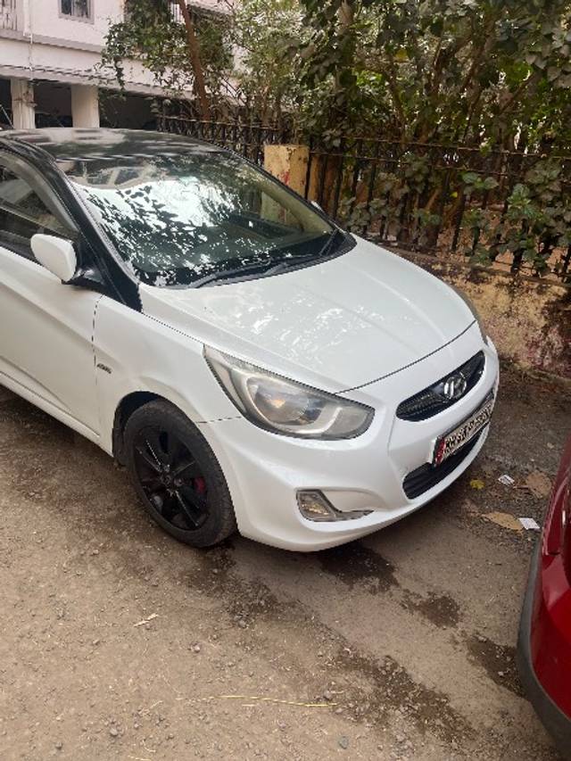 https://images10.gaadi.com/usedgaadi-sellcar/UsedCar/e5e35fa1a/f28e913c-5174-49b7-baa1-47a0ff678af0.jpeg?imwidth=6400