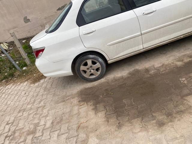 https://images10.gaadi.com/usedgaadi-sellcar/UsedCar/e5e36e4aa/93ec863d-0832-48fa-b7f0-5455ad140636.jpeg?imwidth=6402