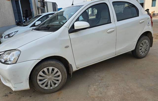 https://images10.gaadi.com/usedgaadi-sellcar/UsedCar/e5e39512a/ca692c62-0ab4-4767-b100-4e0adb424af5.jpg?imwidth=6402