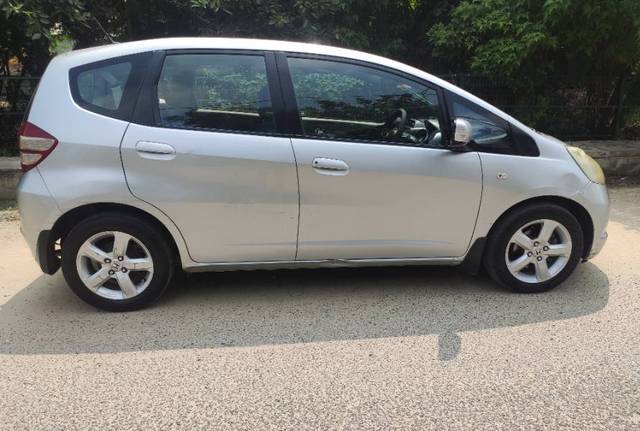 https://images10.gaadi.com/usedgaadi-sellcar/UsedCar/e5e3d010a/622e1993-64ad-4c52-a2fd-bb44a0c1379b.jpg?imwidth=6400