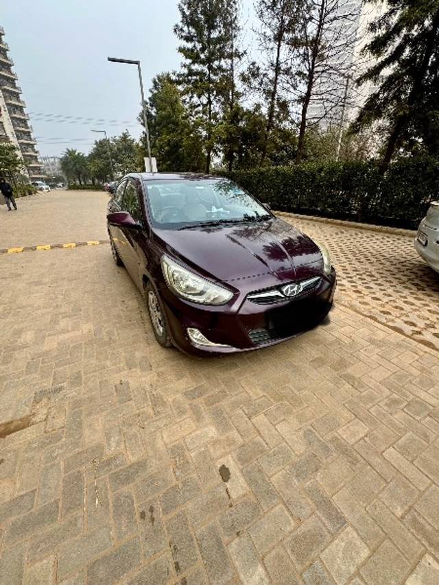 https://images10.gaadi.com/usedgaadi-sellcar/UsedCar/e5e3fa26a/1d4c2346-424d-42ce-ac88-c77fa0181924.jpeg?imwidth=6400