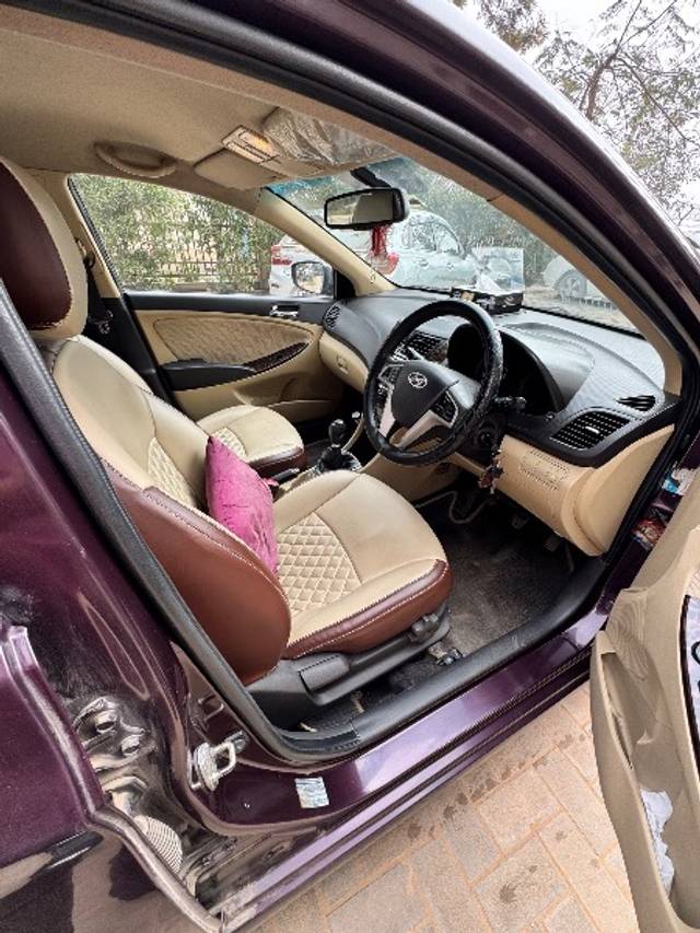 https://images10.gaadi.com/usedgaadi-sellcar/UsedCar/e5e3fa26a/3eb60786-236a-483b-ace9-244736fde55e.jpeg?imwidth=6402