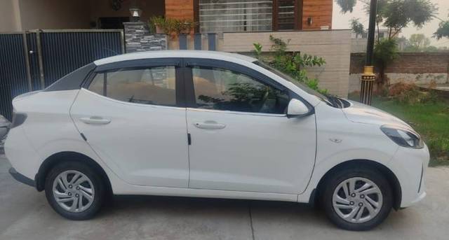 https://images10.gaadi.com/usedgaadi-sellcar/UsedCar/e5e41ac2a/92ba4f52-0fa9-4cd2-b3d8-c39ee0c56111.jpg?imwidth=6401