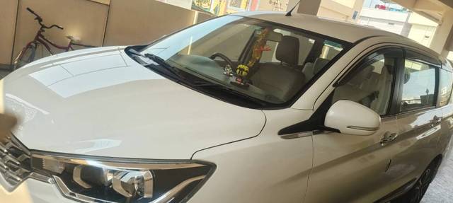 https://images10.gaadi.com/usedgaadi-sellcar/UsedCar/e5e46154a/4b3e7e91-5d2a-4c3b-8eba-fb0ab260c90c.jpg?imwidth=6402