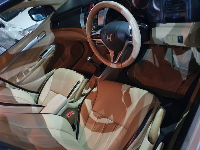 https://images10.gaadi.com/usedgaadi-sellcar/UsedCar/e5e46e83a/d6b56b4e-9faa-4b04-9c48-17881e960830.jpeg?imwidth=6401
