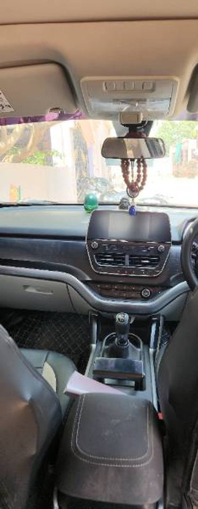 https://images10.gaadi.com/usedgaadi-sellcar/UsedCar/e5e4e022a/92c06fe7-ba68-4c94-bed0-c5d0b91e4aa9.jpg?imwidth=6402