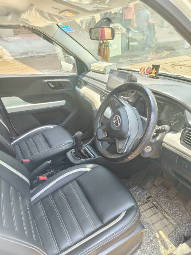 https://images10.gaadi.com/usedgaadi-sellcar/UsedCar/e5e4f12ea/528b6f40-a270-4891-a849-76f04acd5631.jpg?imwidth=6402
