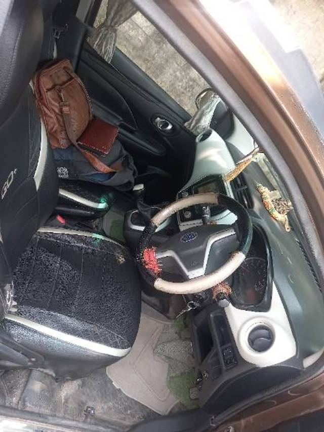 https://images10.gaadi.com/usedgaadi-sellcar/UsedCar/e5e5077ba/60f4e3db-8048-4cfa-b8ca-34f7dce4556f.jpg?imwidth=6402