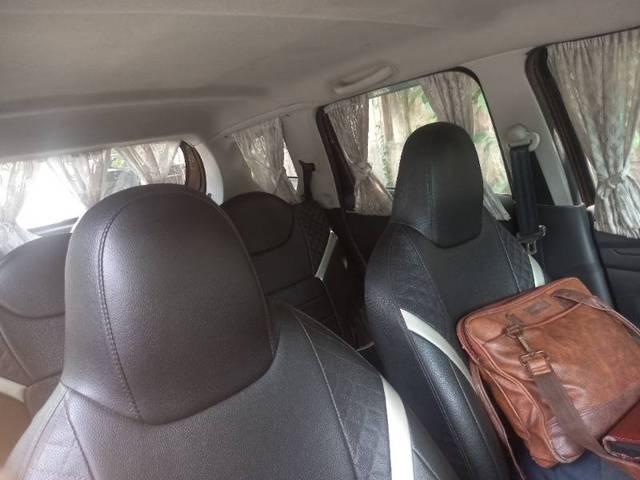 https://images10.gaadi.com/usedgaadi-sellcar/UsedCar/e5e5077ba/cc70b4ea-b85b-424f-b929-97dd75d2d530.jpg?imwidth=6401