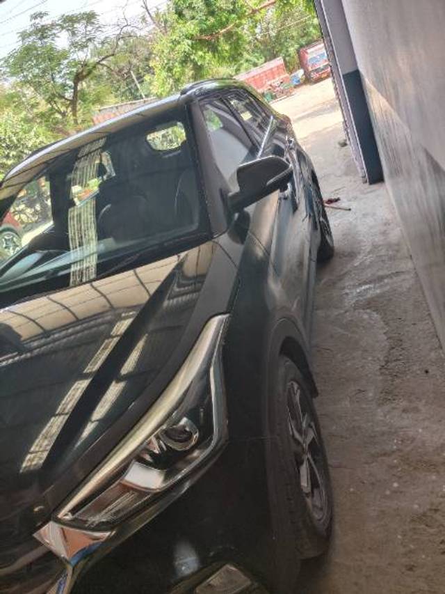 https://images10.gaadi.com/usedgaadi-sellcar/UsedCar/e5e5f514a/f7eb94a6-d696-4364-8e34-8f58fbce2c91.jpg?imwidth=6401