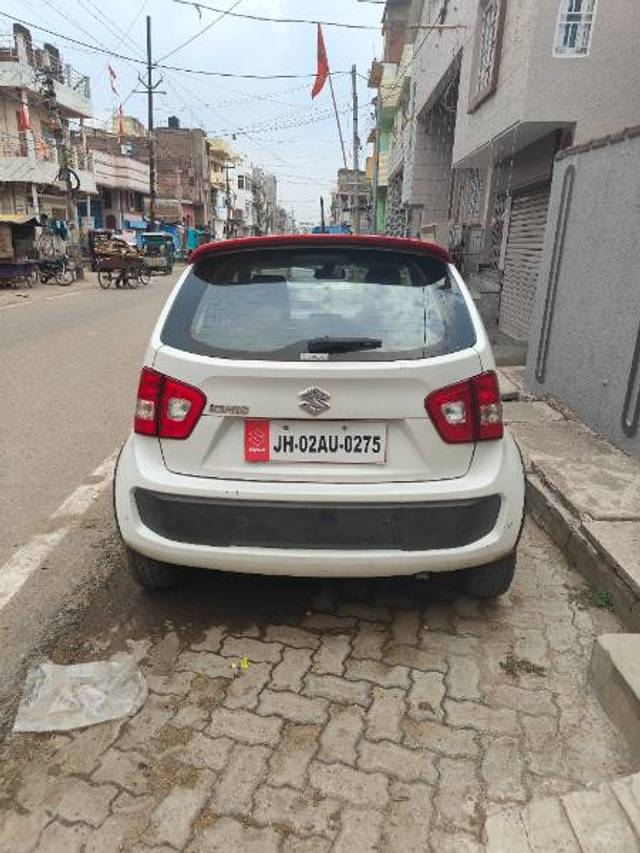 https://images10.gaadi.com/usedgaadi-sellcar/UsedCar/e5e6499da/ca36d1c9-f179-4a2c-b635-1f5f221abb69.jpg?imwidth=6402